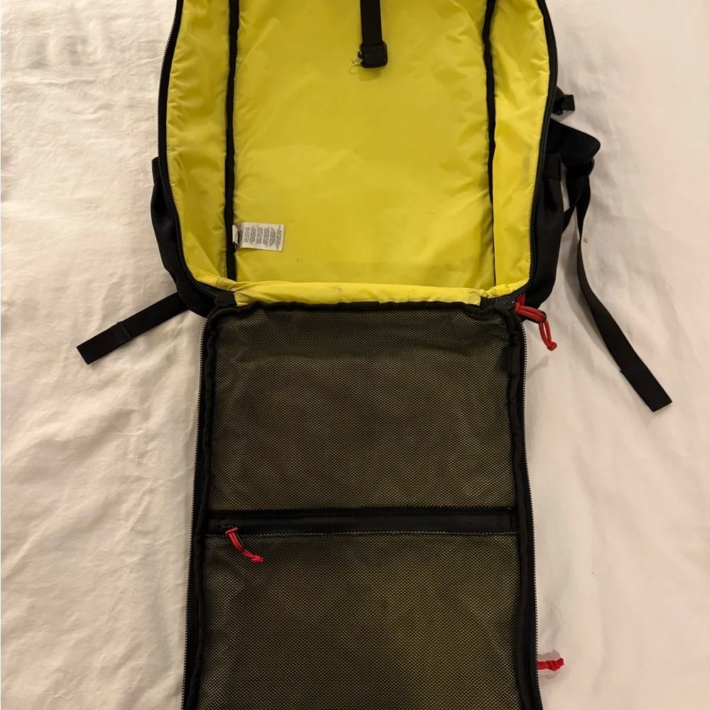 Topo Designs Olive Global Travel Bag 30L - Picture 3 of 5